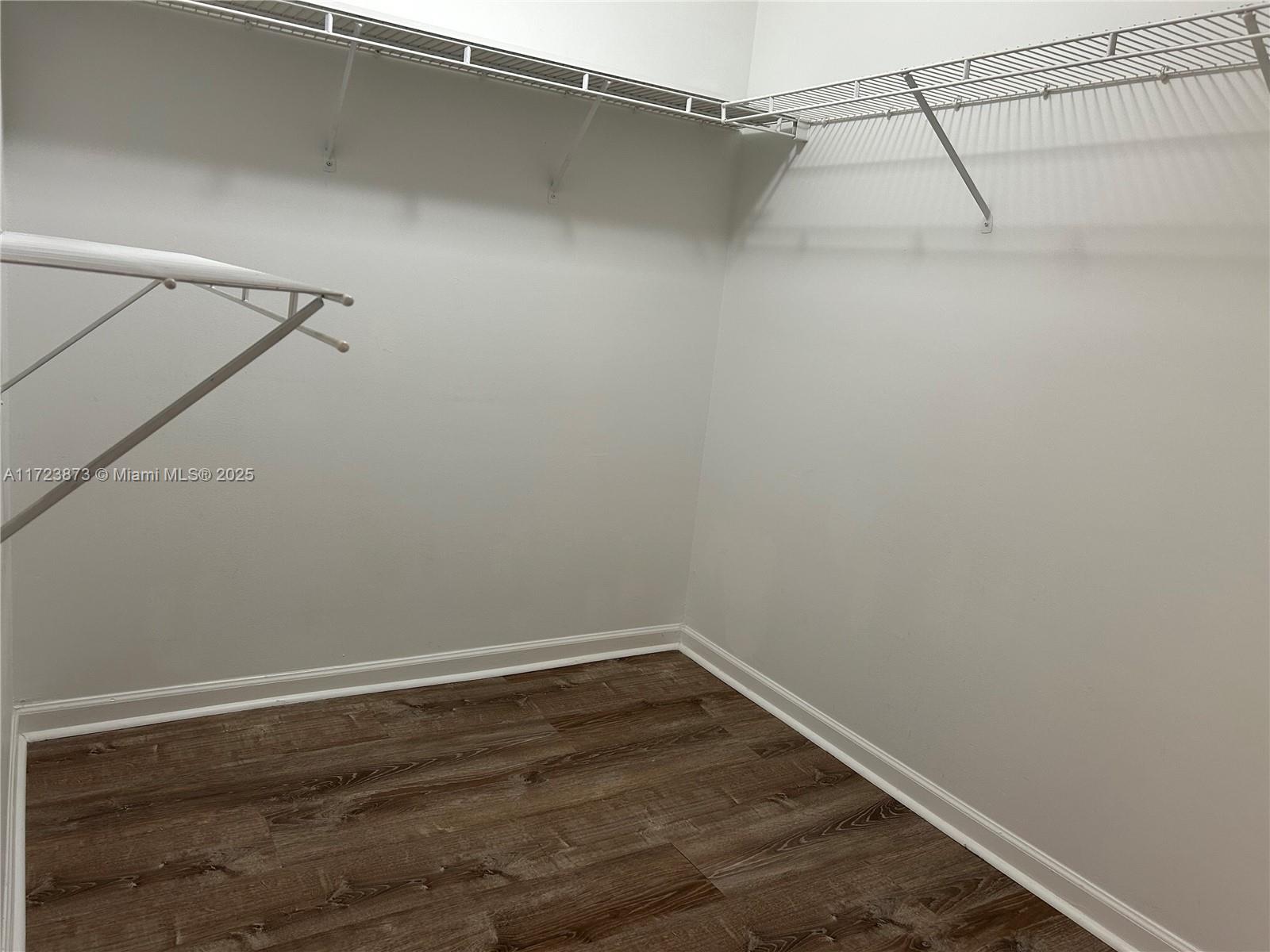 CRYSTAL POINTE - Residential Lease