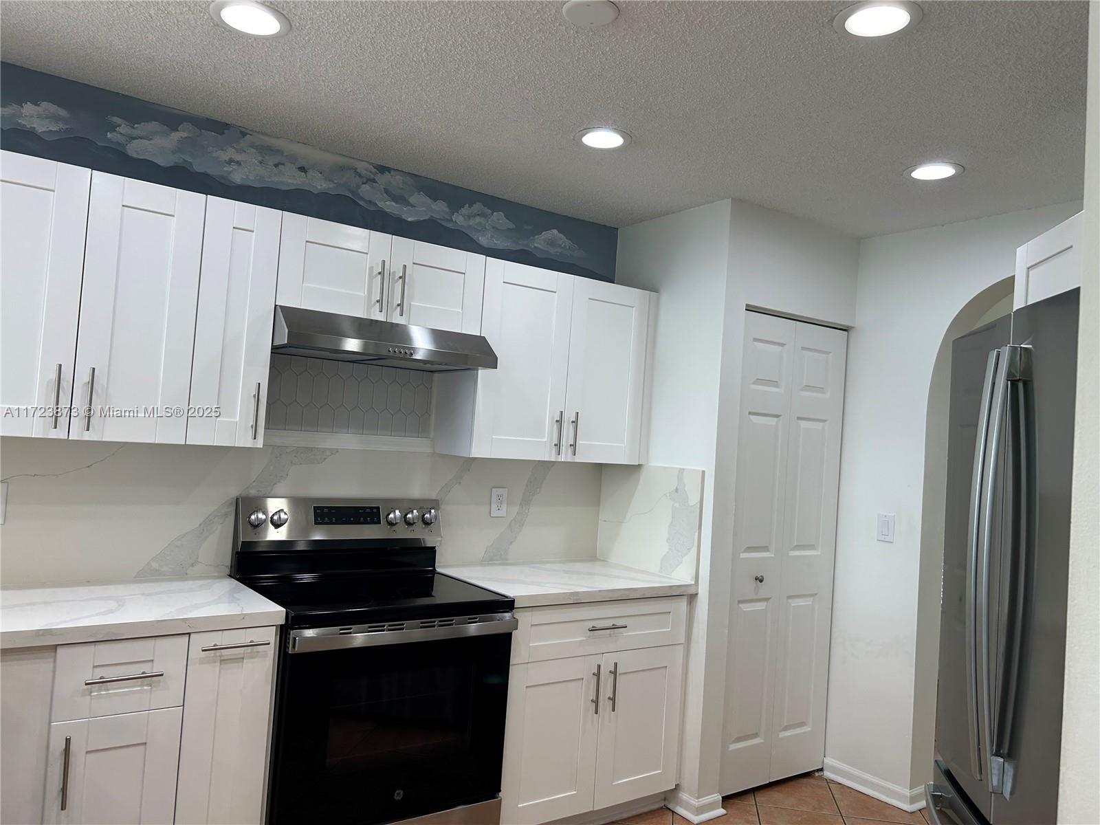 CRYSTAL POINTE - Residential Lease