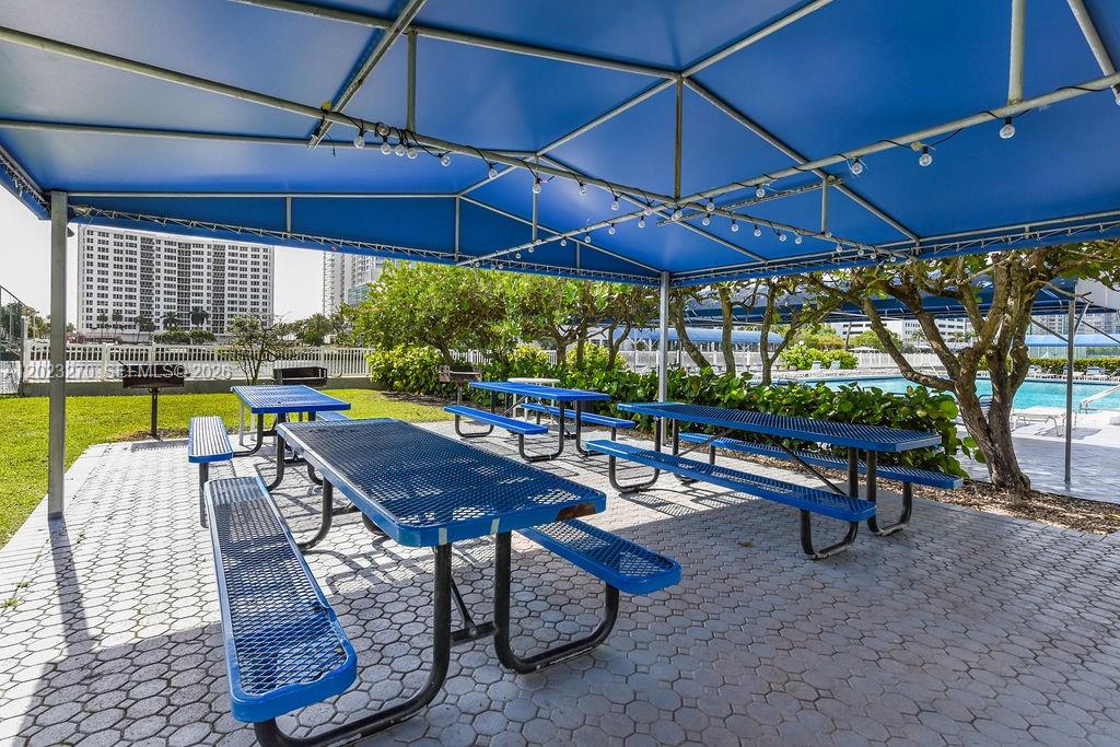 TOWERS OF OCEANVIEW SOUTH - Residential