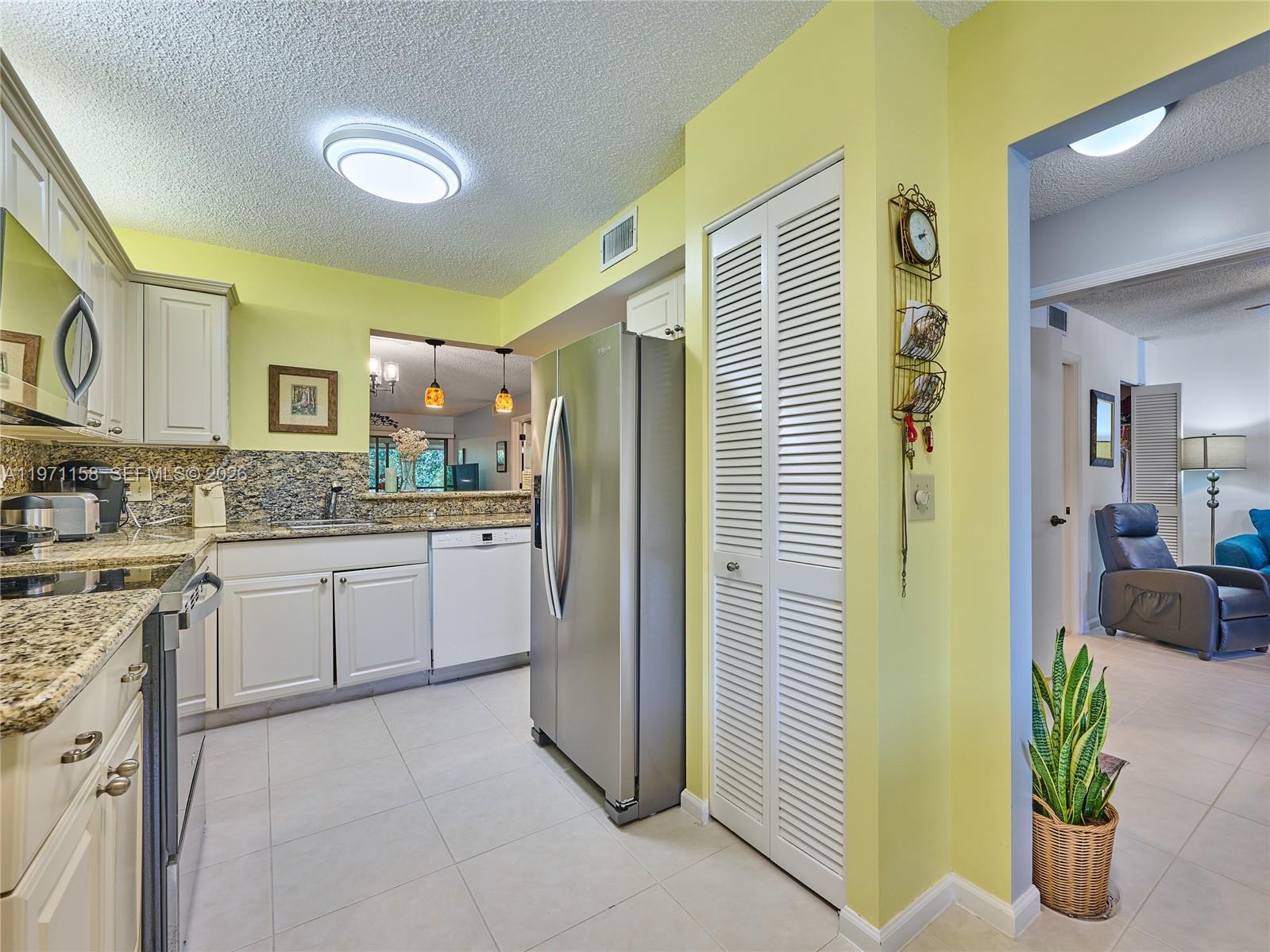LAKESIDE CONDO 3 OF BANYA - Residential