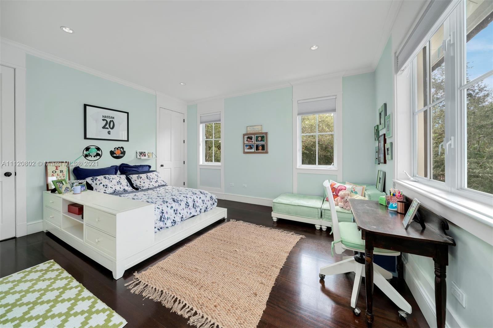 SNAPPER CREEK LAKES SUB - Residential