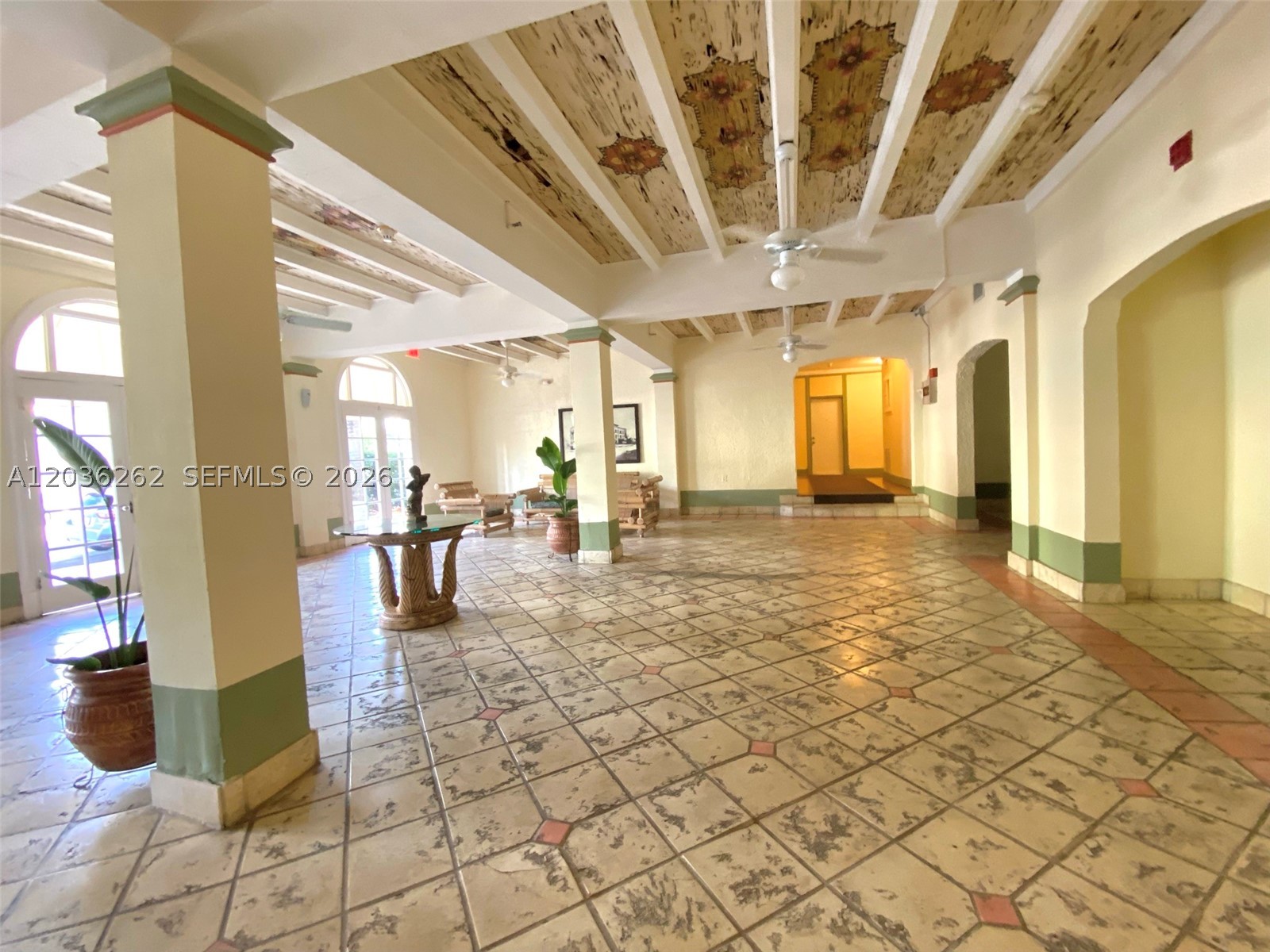 THE ESPLANADE BEACH CONDO - Residential