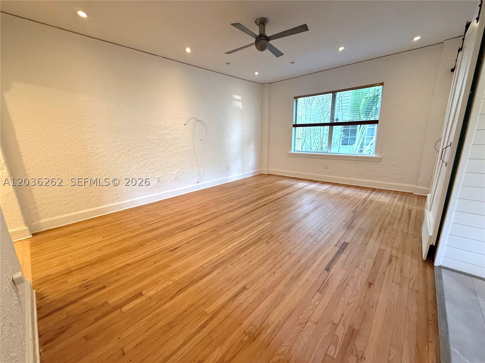 THE ESPLANADE BEACH CONDO - Residential