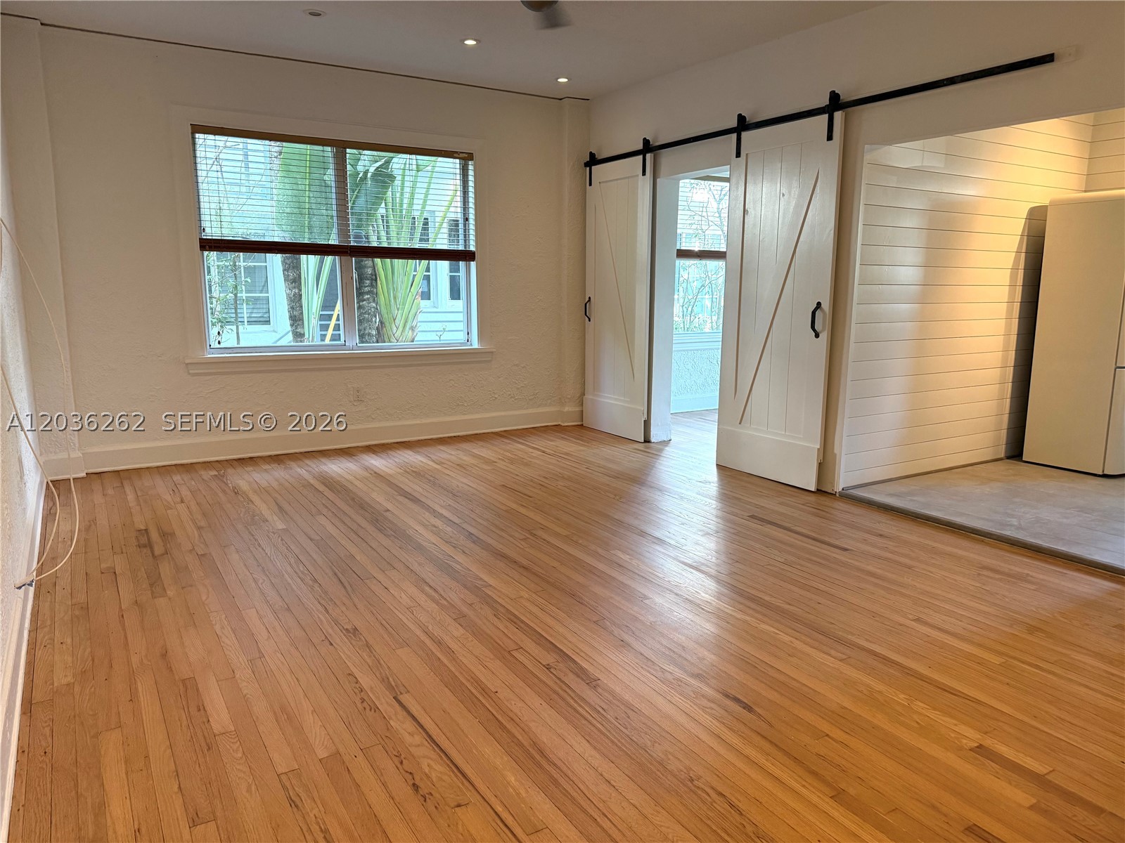 THE ESPLANADE BEACH CONDO - Residential