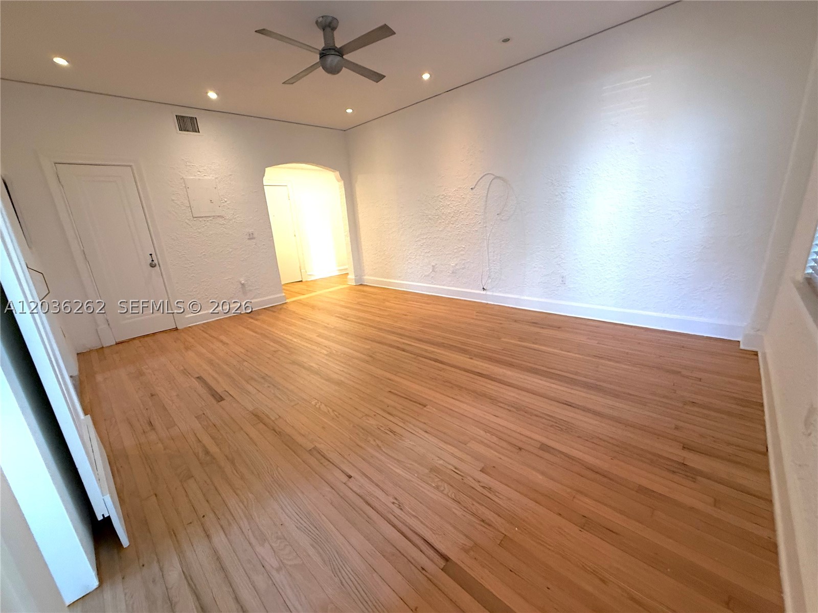 THE ESPLANADE BEACH CONDO - Residential