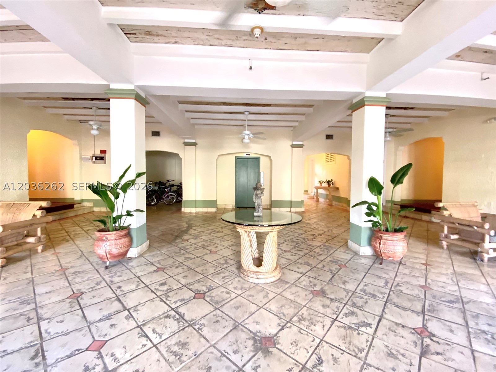 THE ESPLANADE BEACH CONDO - Residential