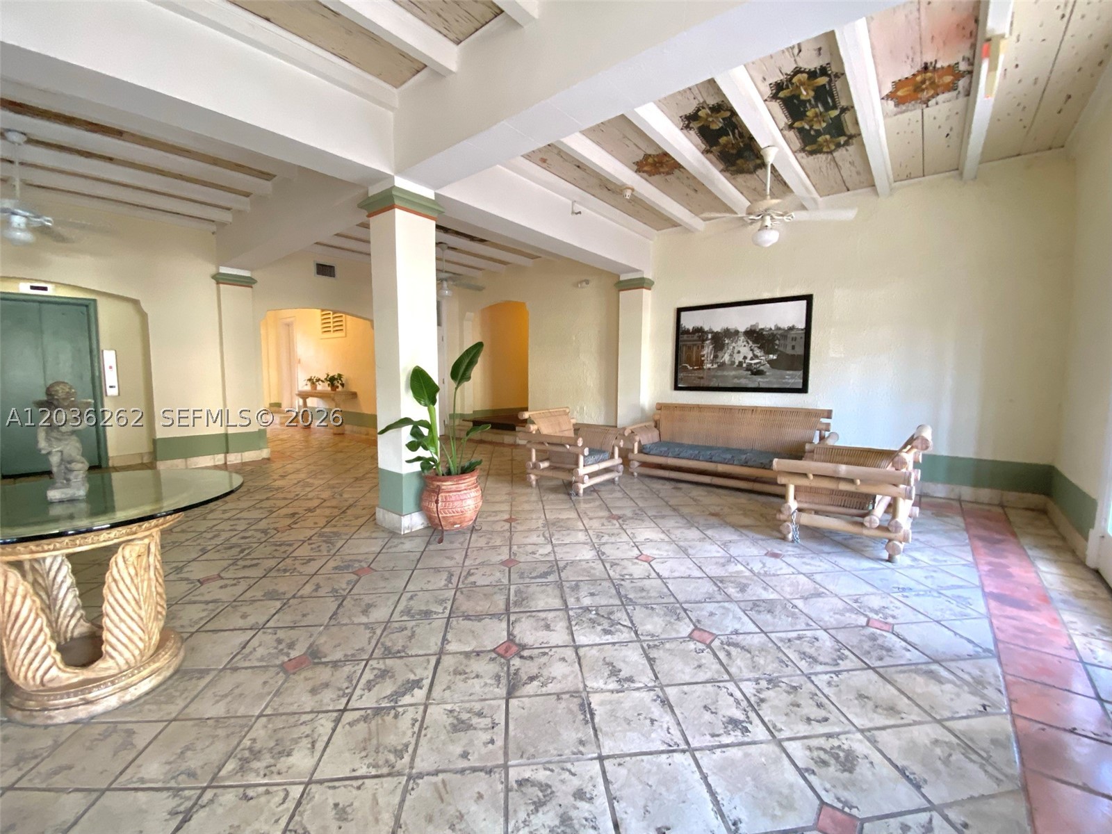THE ESPLANADE BEACH CONDO - Residential
