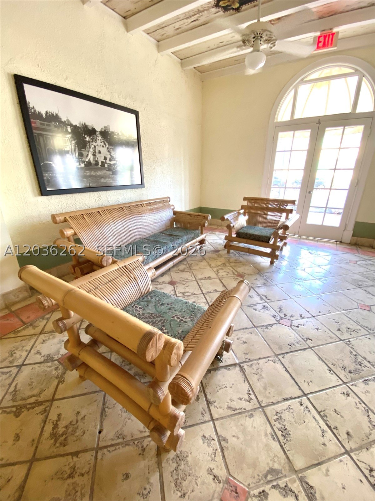 THE ESPLANADE BEACH CONDO - Residential