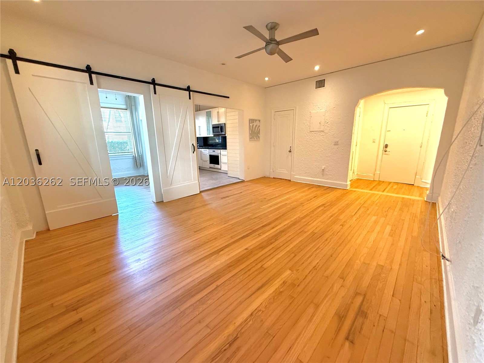 THE ESPLANADE BEACH CONDO - Residential