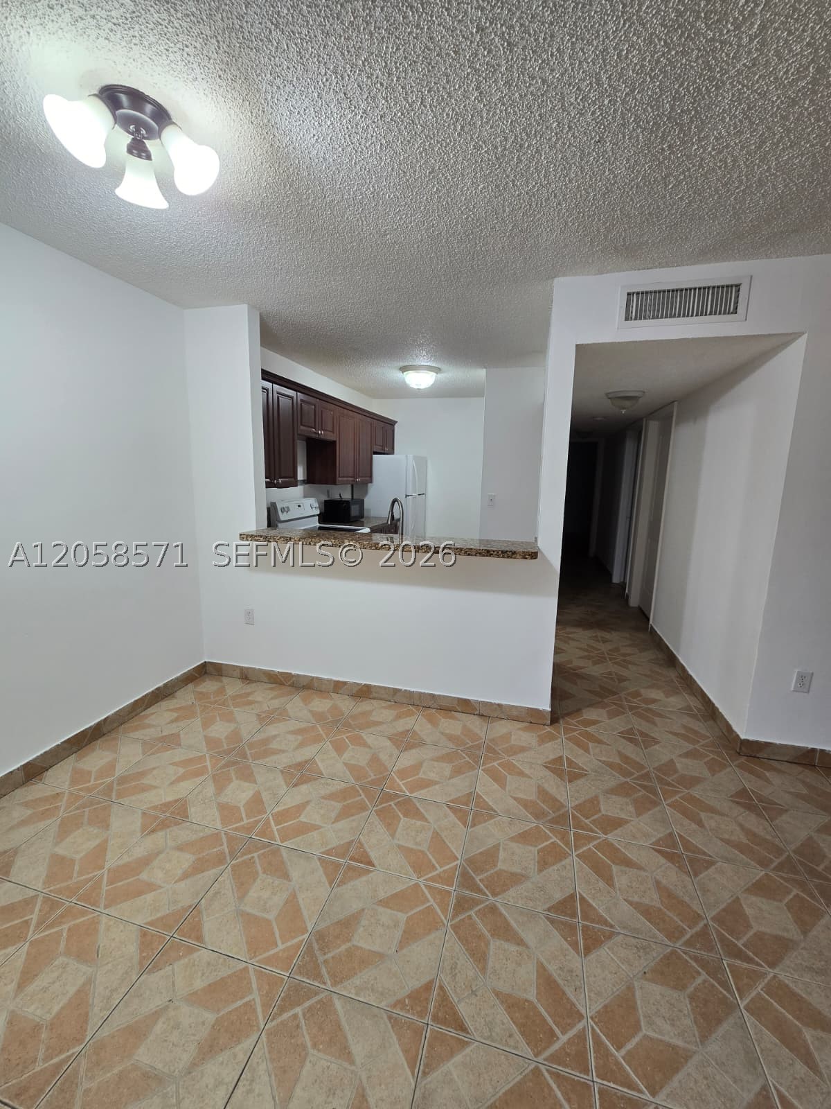 THE COURTS AT KENDALL CON - Residential