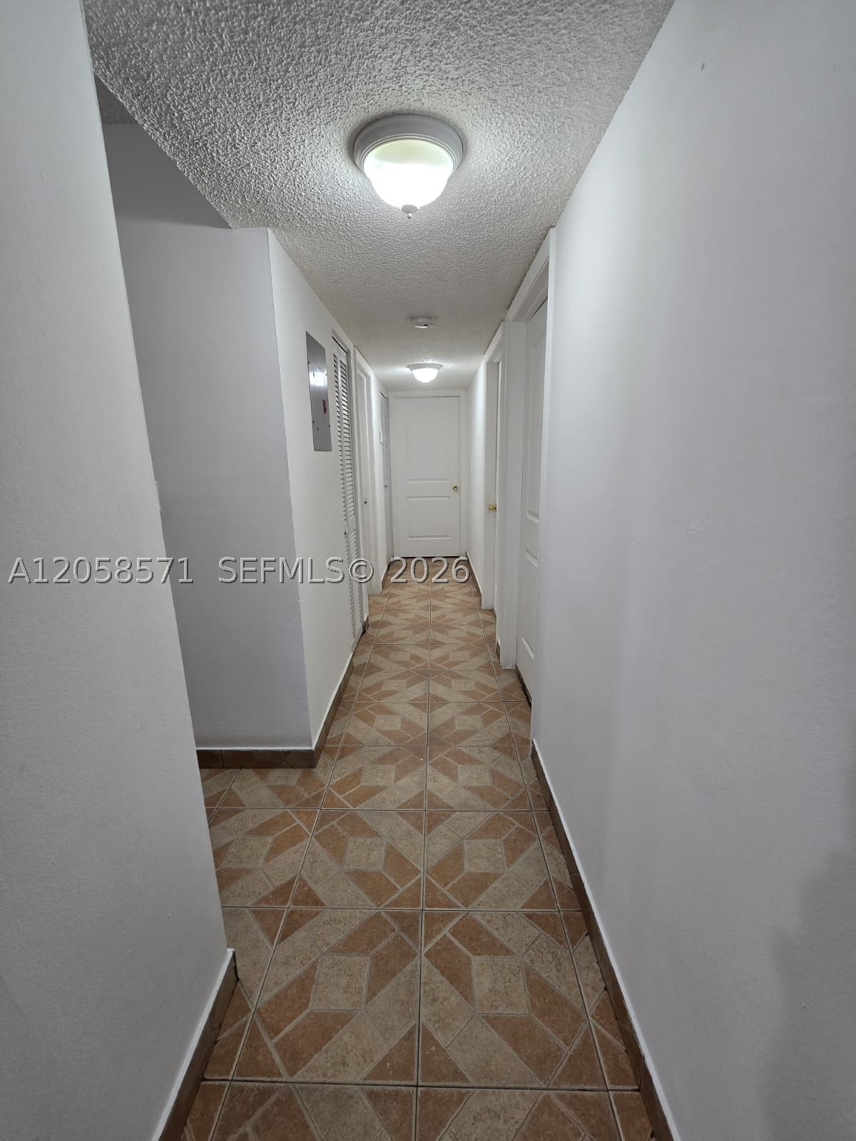 THE COURTS AT KENDALL CON - Residential