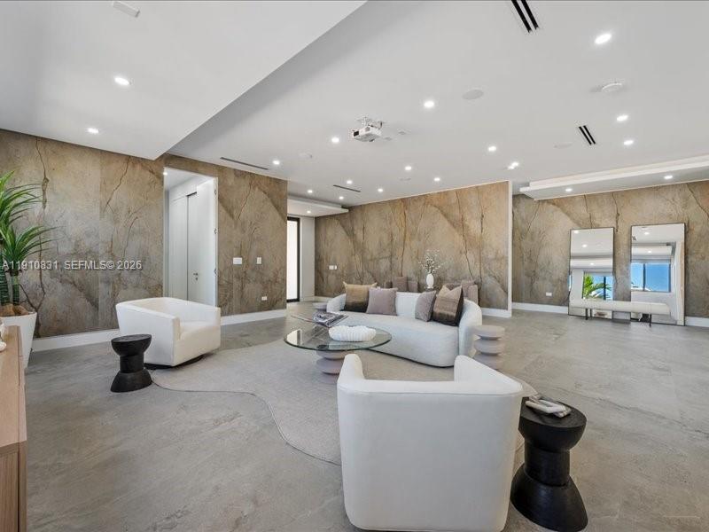 NORMANDY GOLF COURSE - Residential