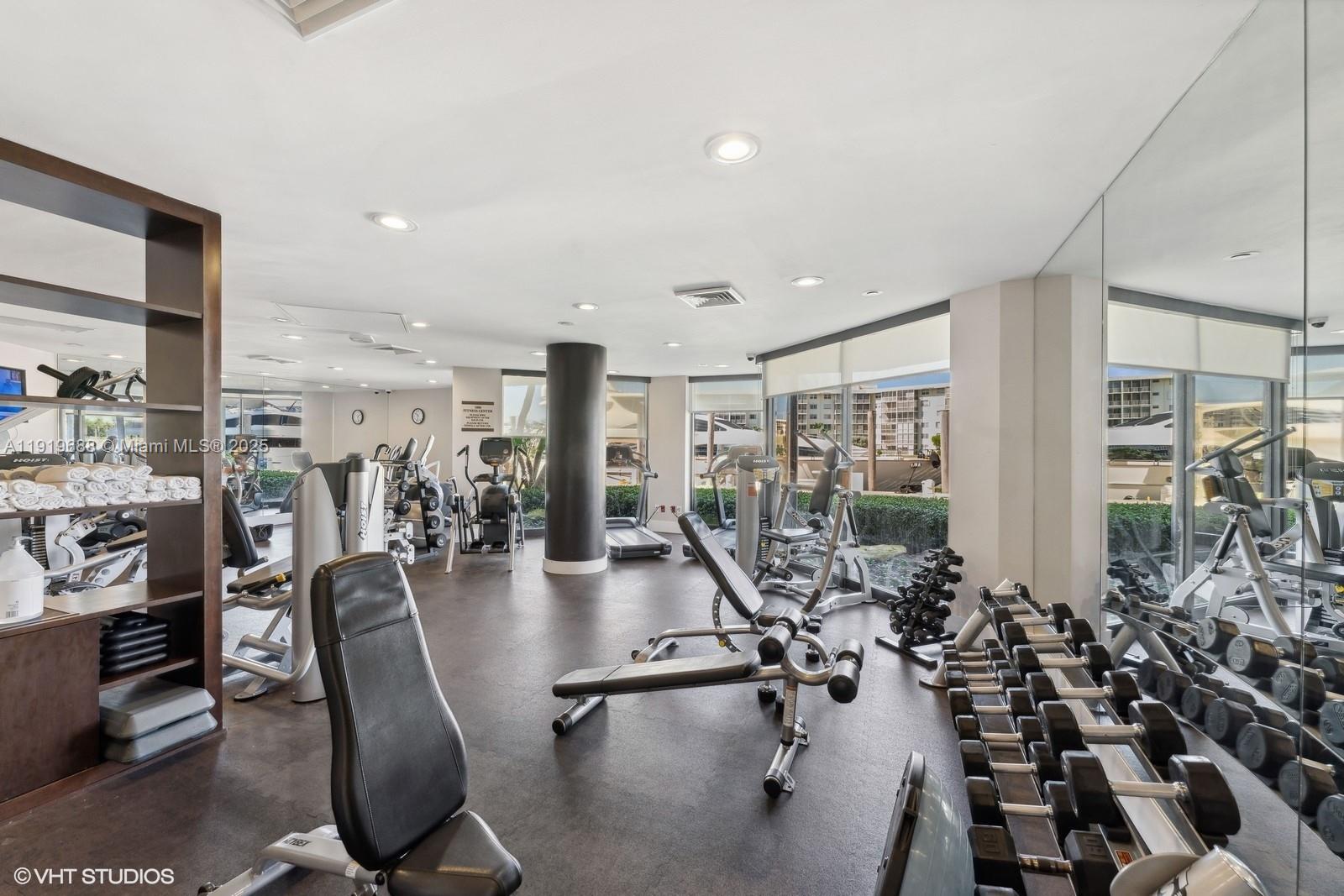 1000 ISL BLVD WILLIAMS IS - Residential