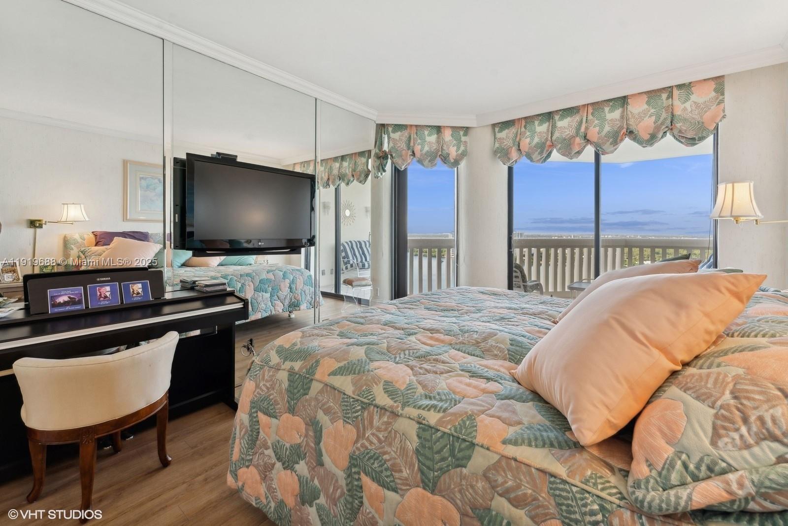 1000 ISL BLVD WILLIAMS IS - Residential
