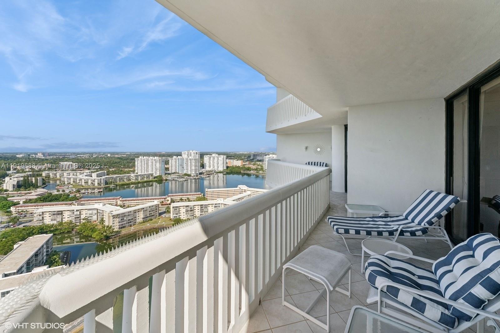 1000 ISL BLVD WILLIAMS IS - Residential