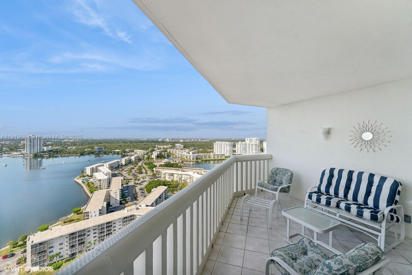 1000 ISL BLVD WILLIAMS IS - Residential