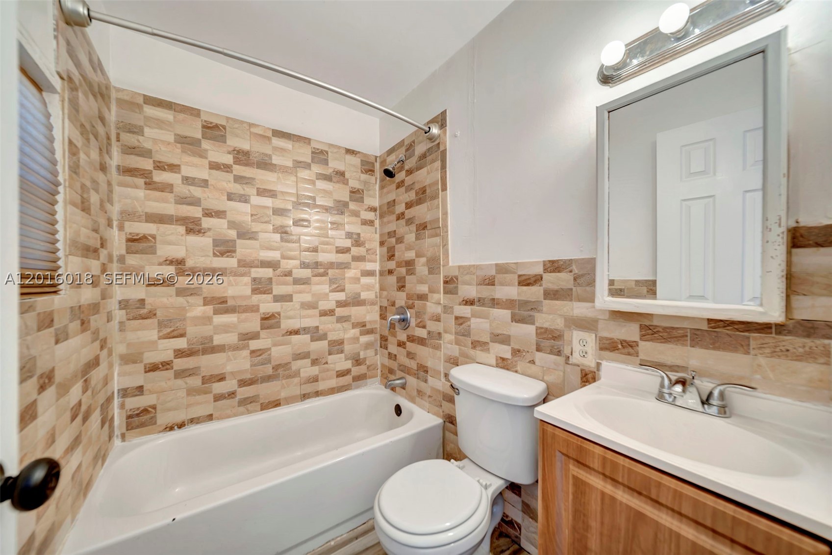 GOLDEN HIGHLANDS EST - Residential