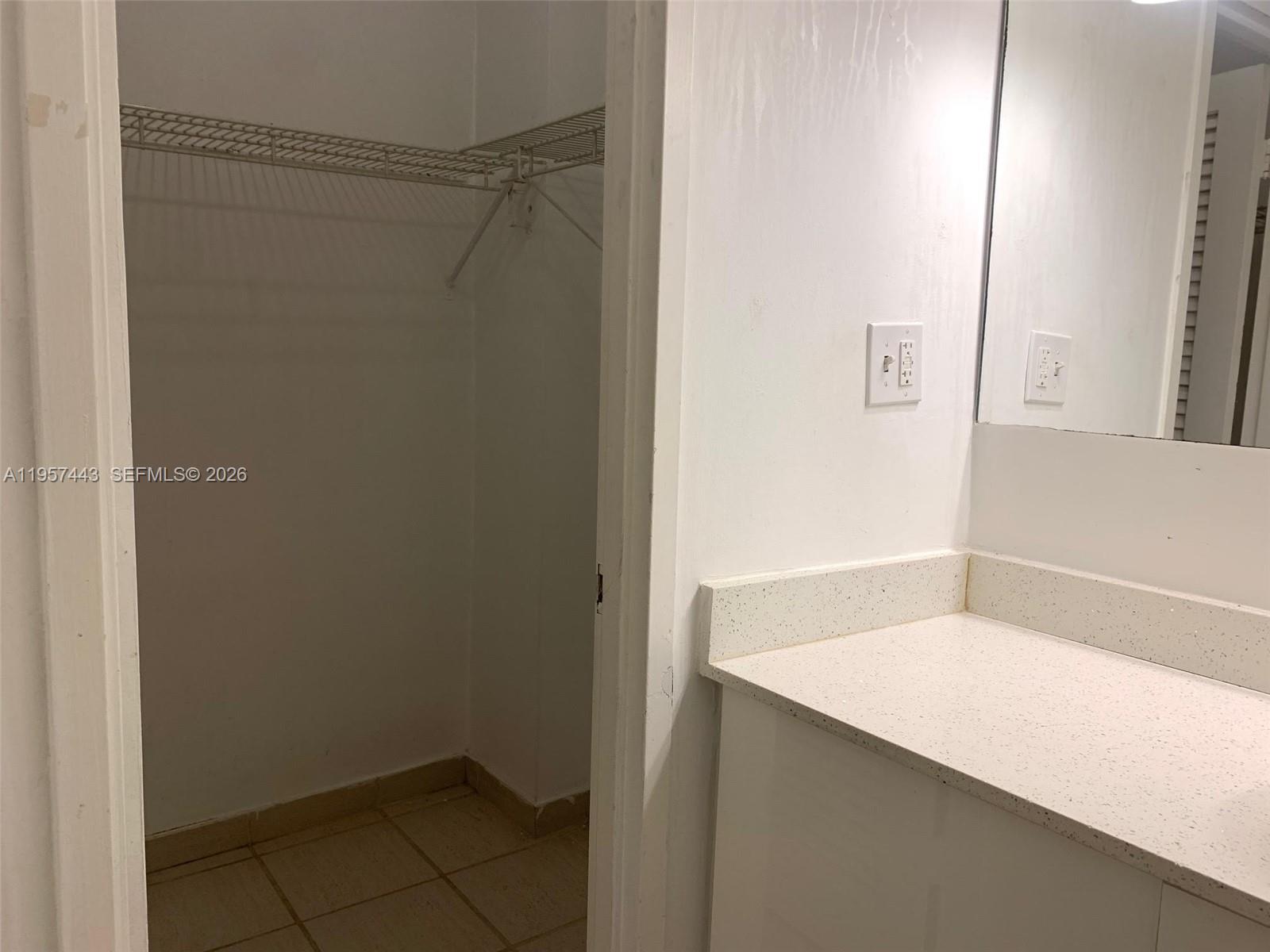THE DECOPLAGE CONDO - Residential