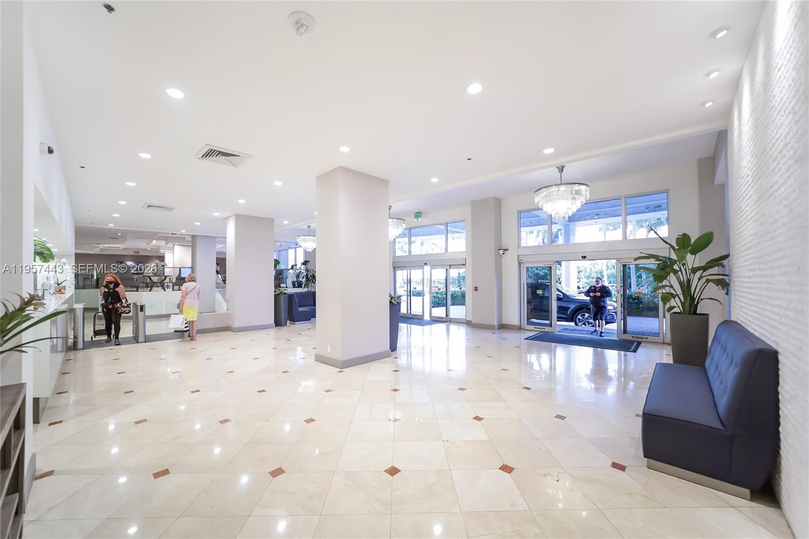 THE DECOPLAGE CONDO - Residential