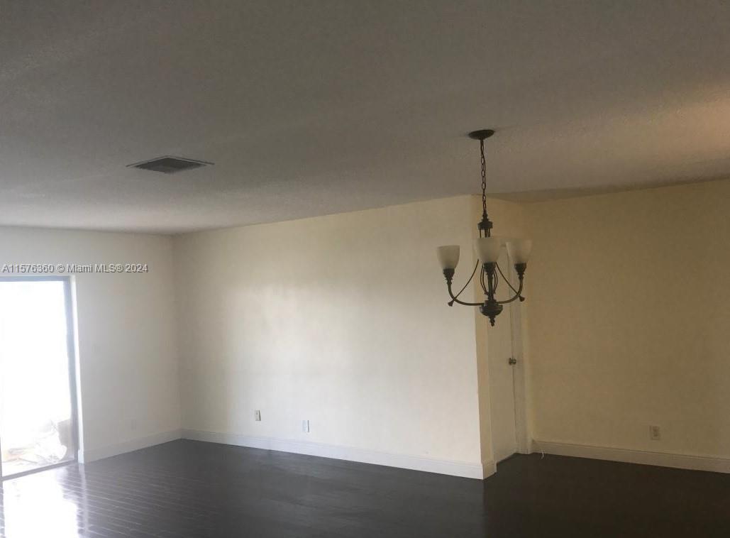 LAKESIDE MANOR SOUTH COND - Residential