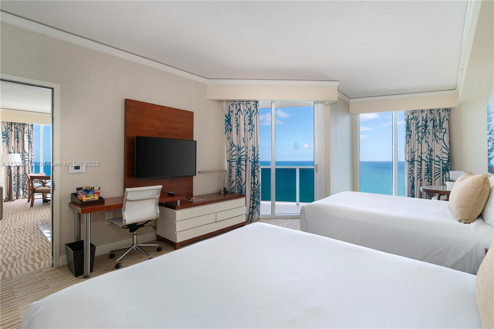 TRUMP INTERNATIONAL SONES - Residential