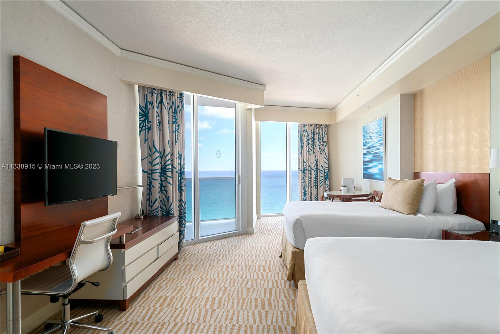 TRUMP INTERNATIONAL SONES - Residential