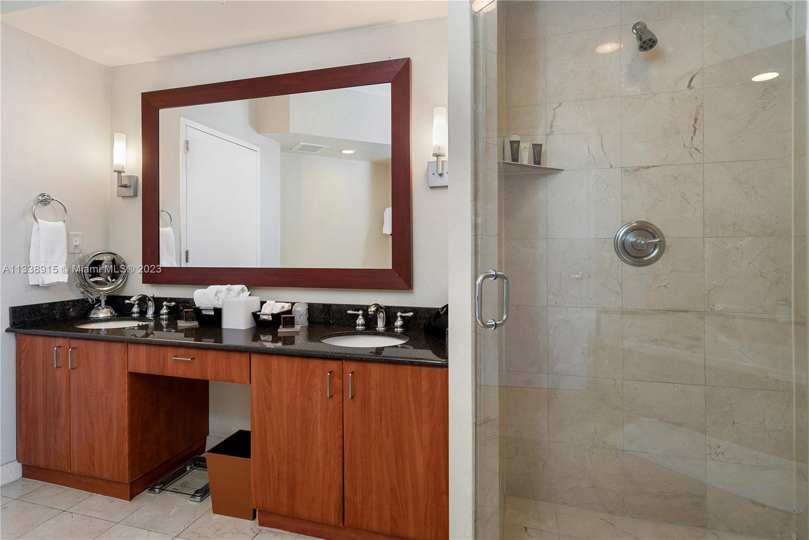 TRUMP INTERNATIONAL SONES - Residential