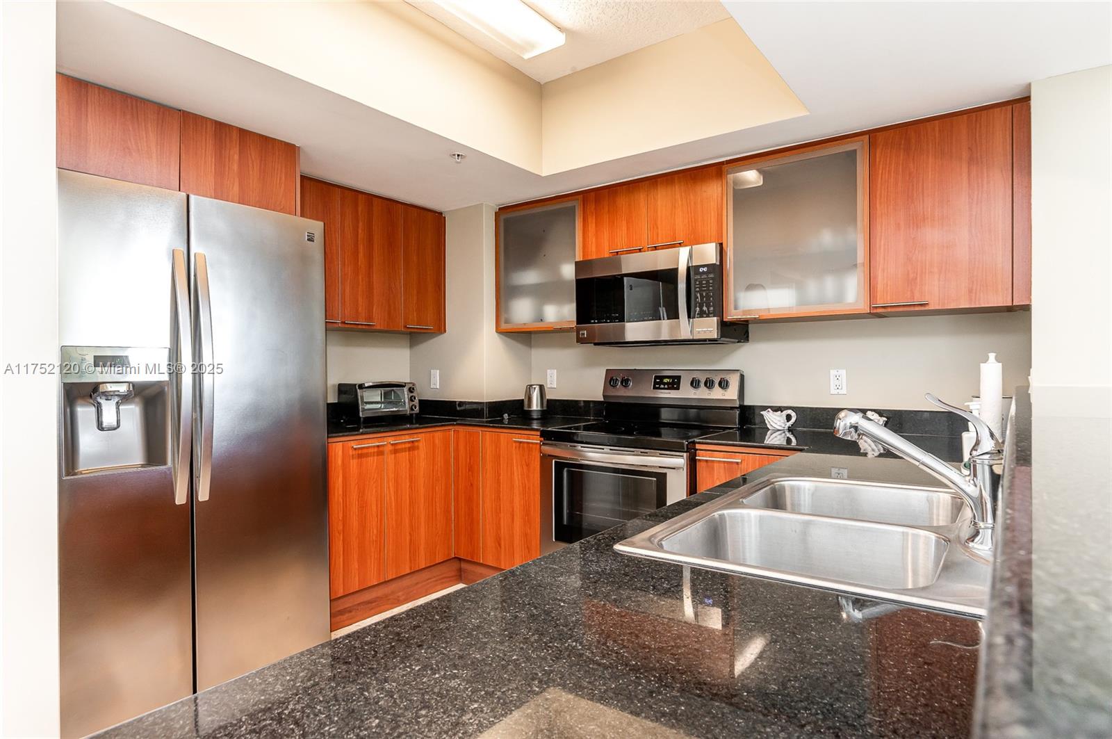 LA PERLA CONDO - Residential