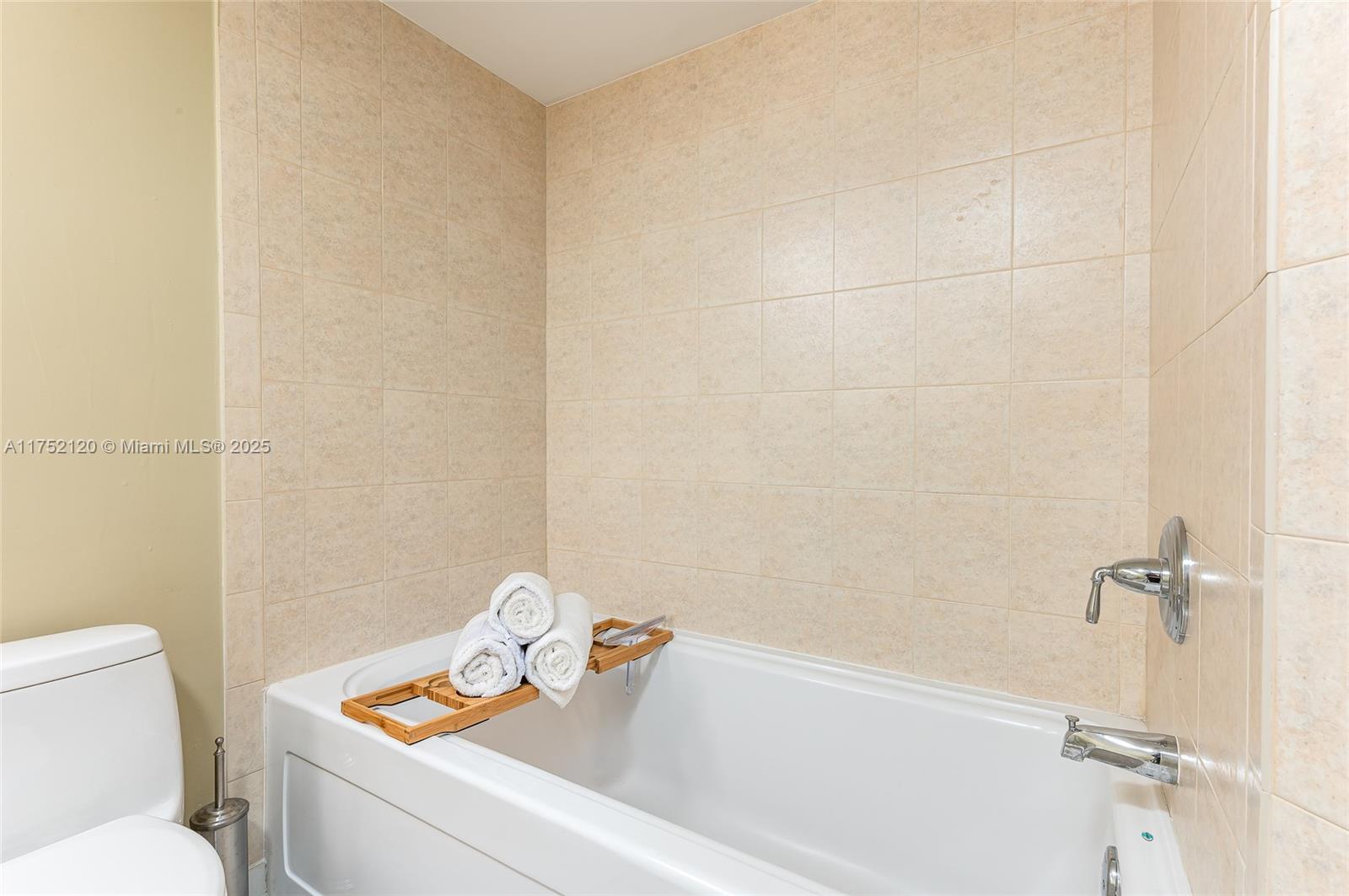 LA PERLA CONDO - Residential