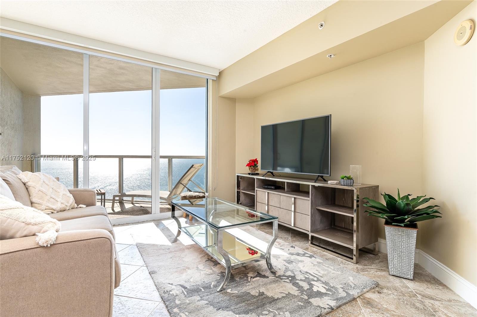 LA PERLA CONDO - Residential