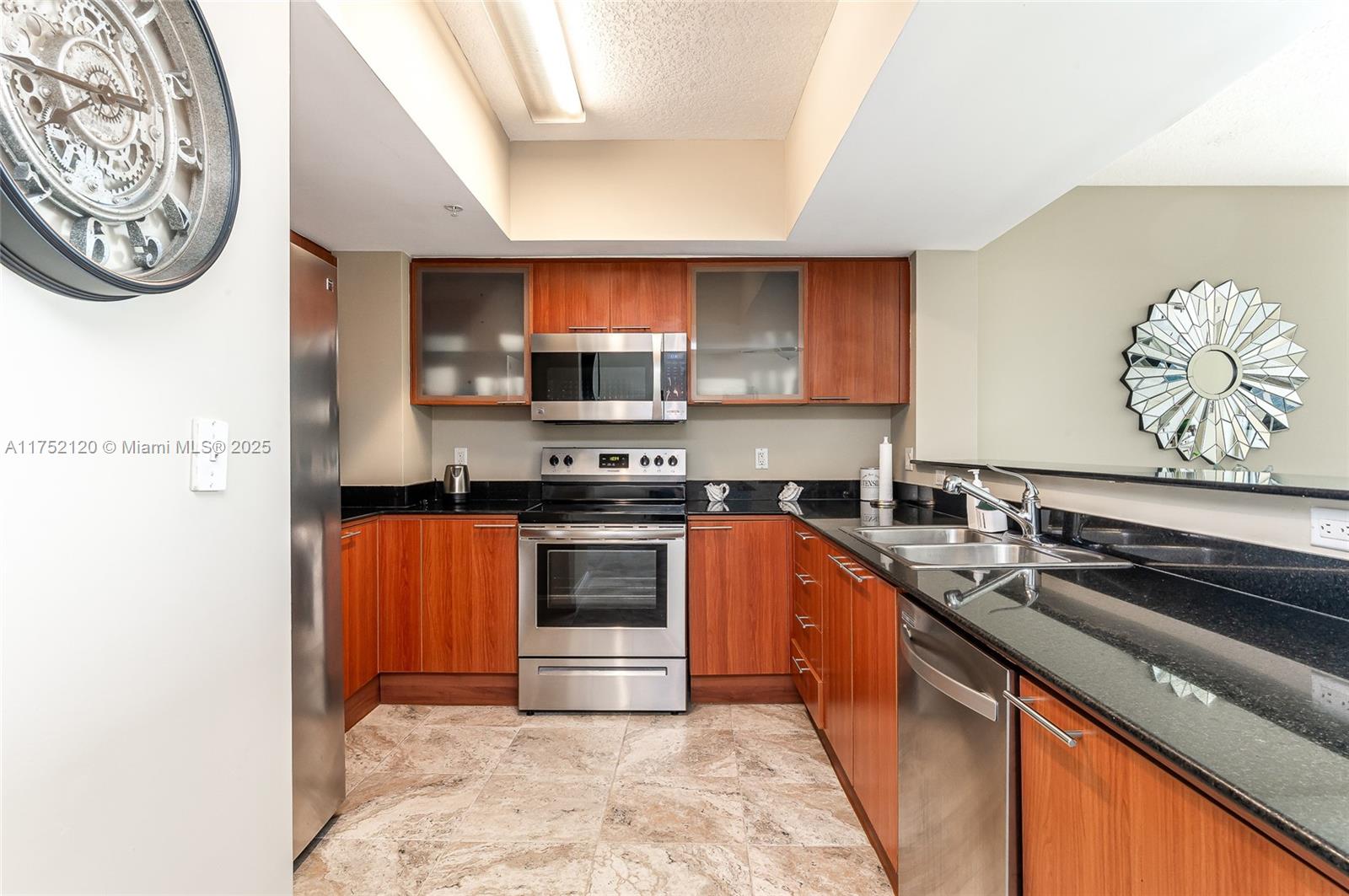 LA PERLA CONDO - Residential