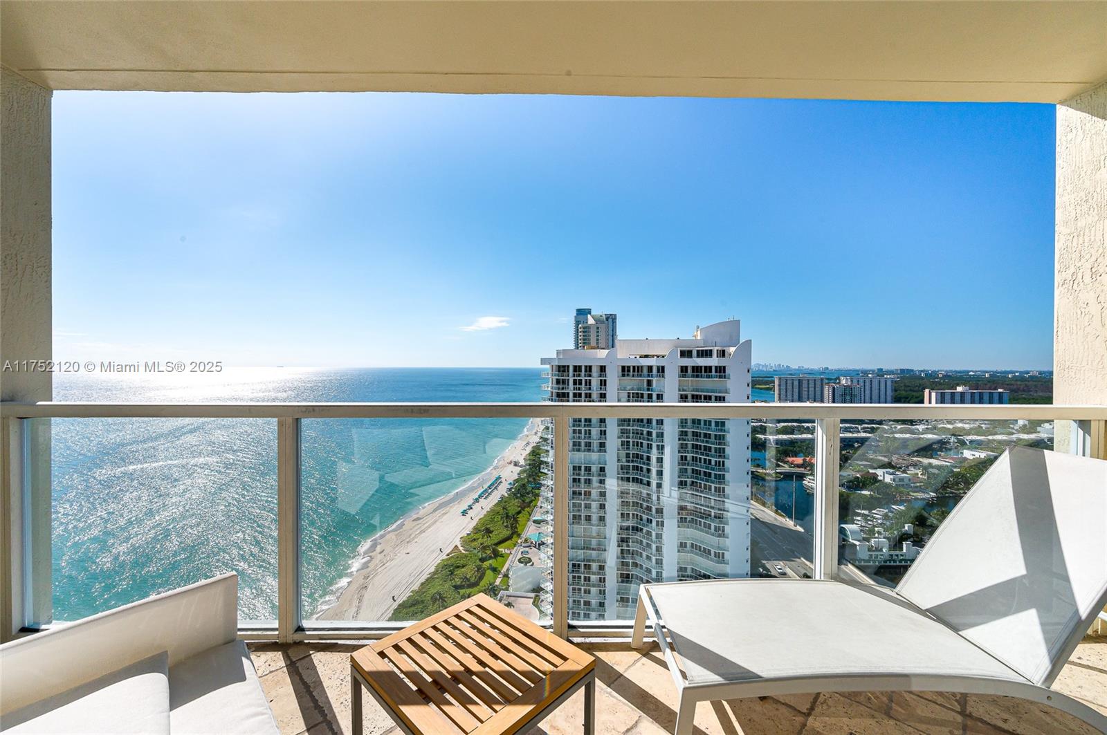 LA PERLA CONDO - Residential