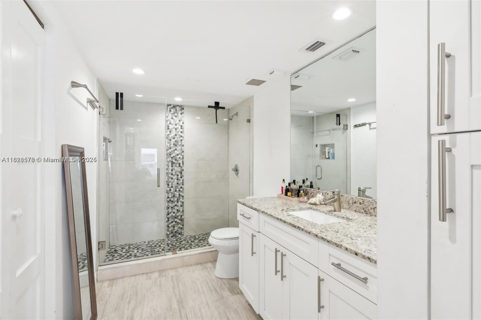 THE RIVIERA CONDO - Residential