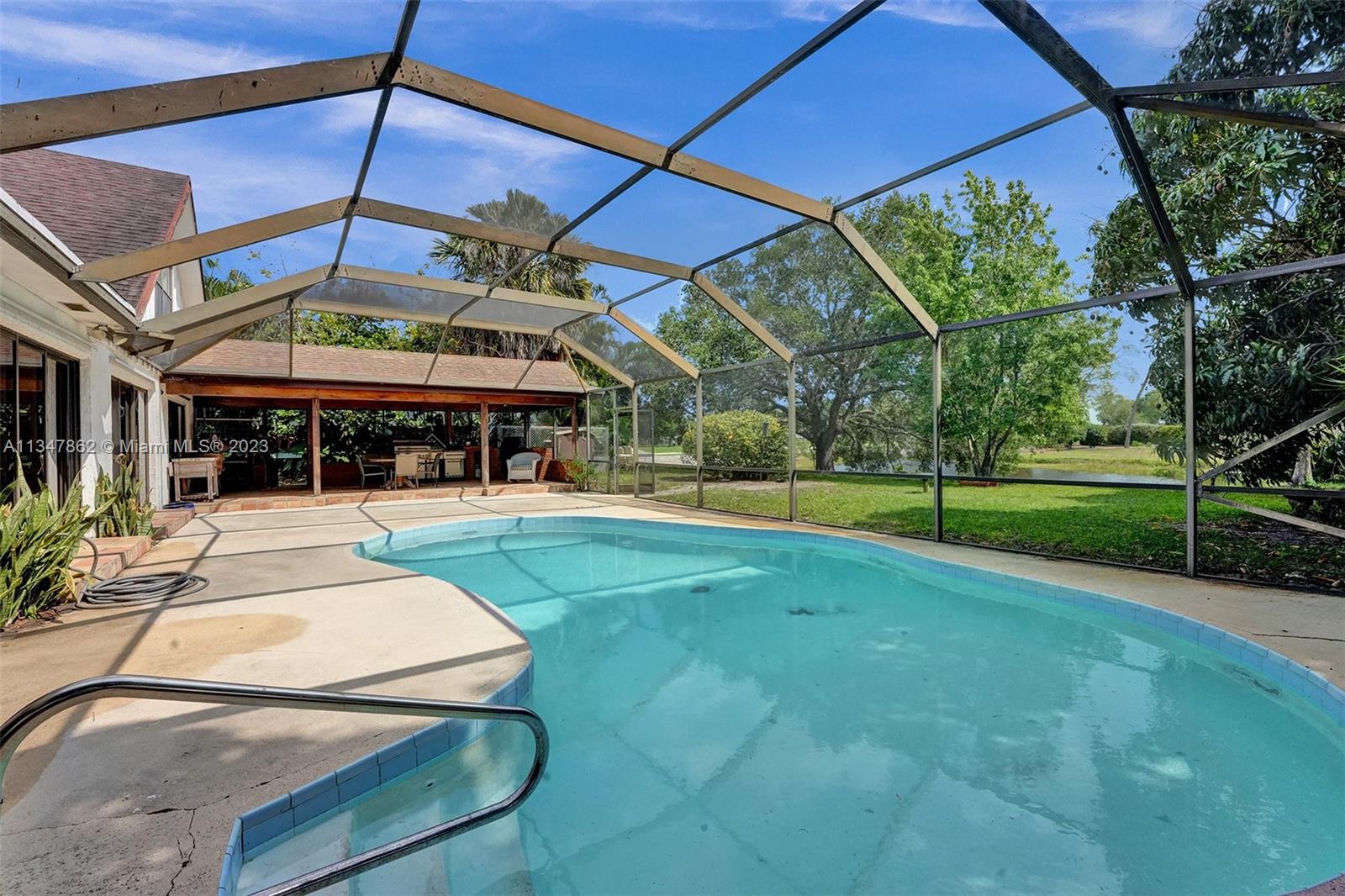 TEQUESTA COUNTRY CLUB - Residential