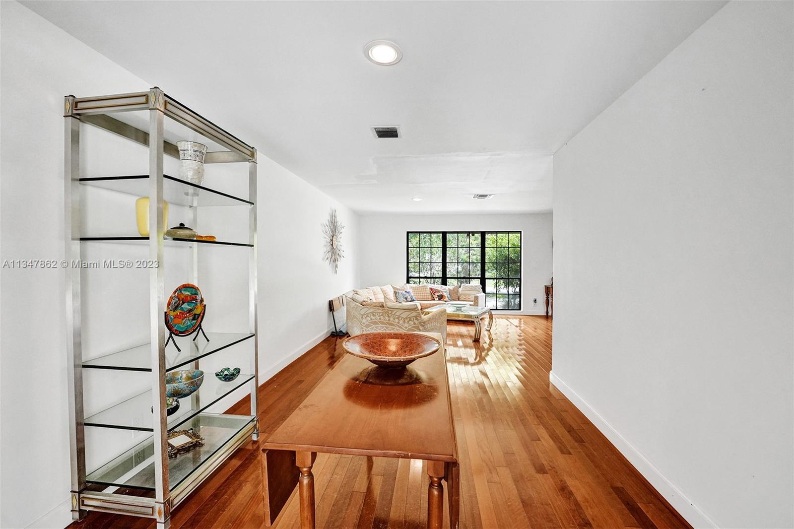 TEQUESTA COUNTRY CLUB - Residential
