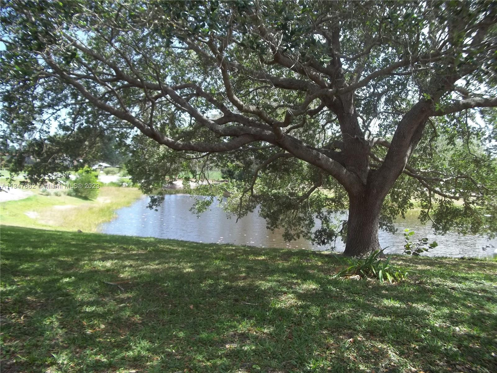 TEQUESTA COUNTRY CLUB - Residential