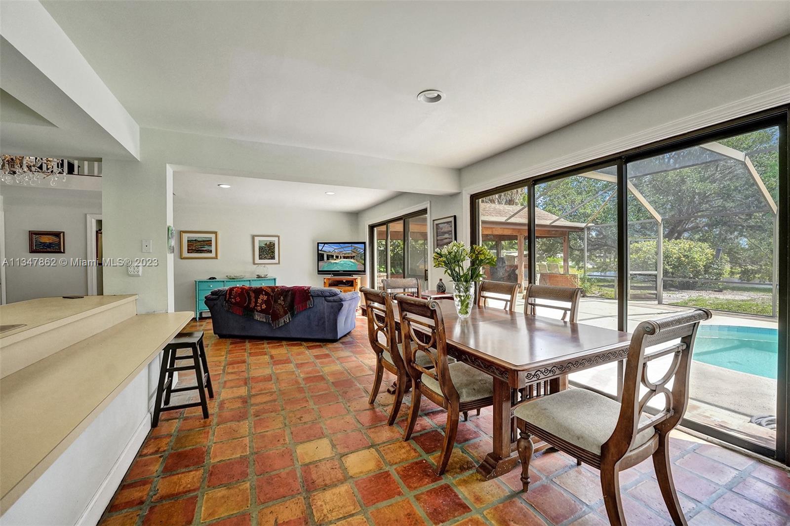 TEQUESTA COUNTRY CLUB - Residential