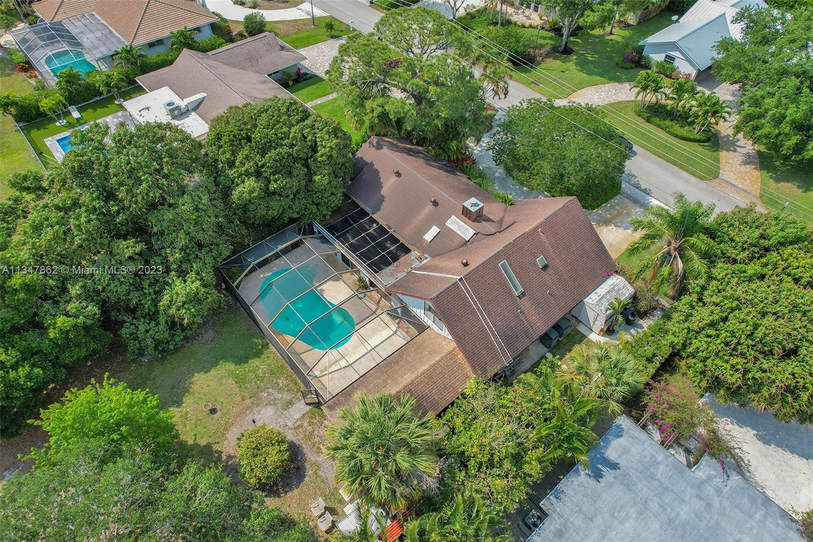 TEQUESTA COUNTRY CLUB - Residential