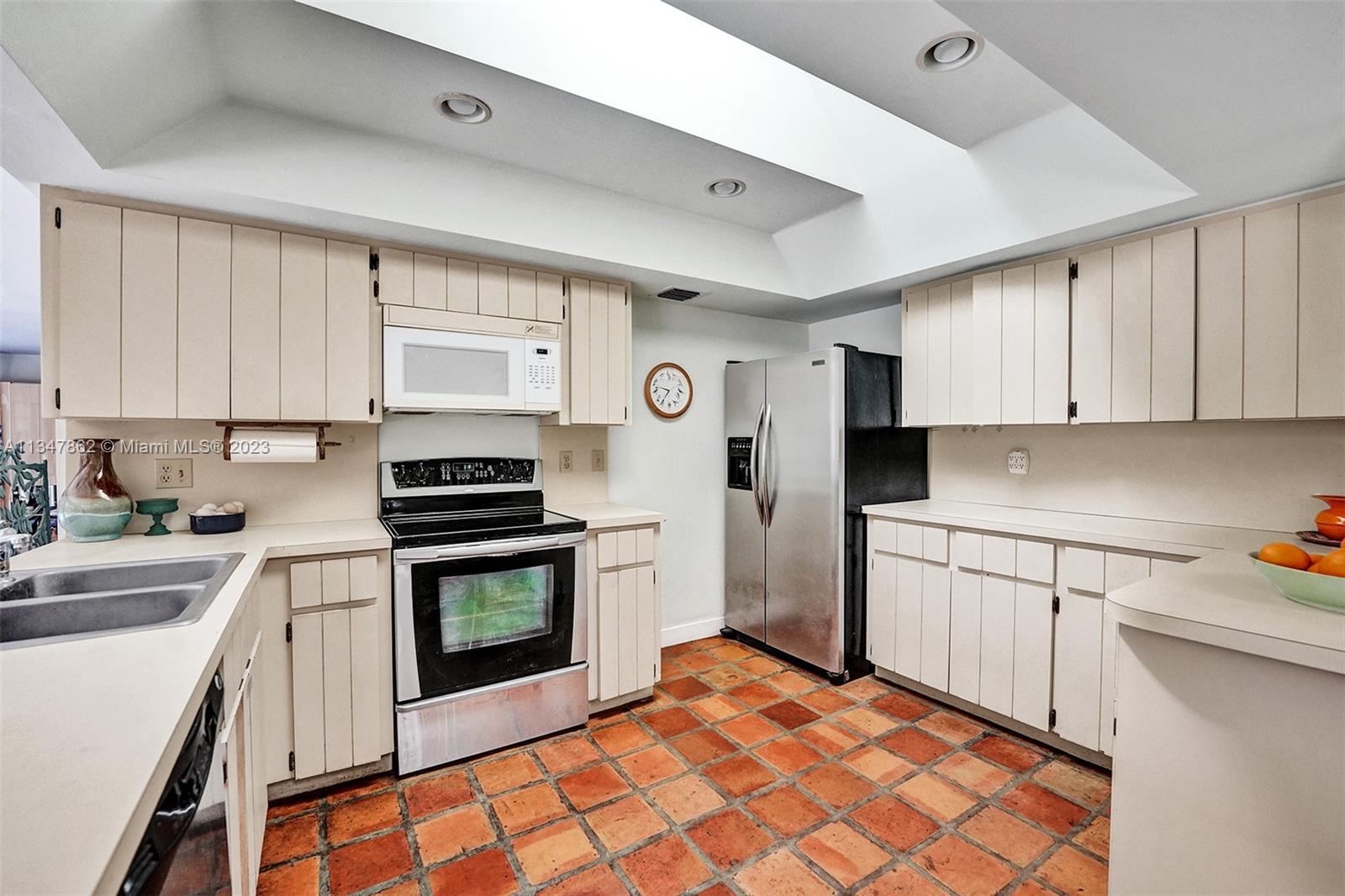 TEQUESTA COUNTRY CLUB - Residential