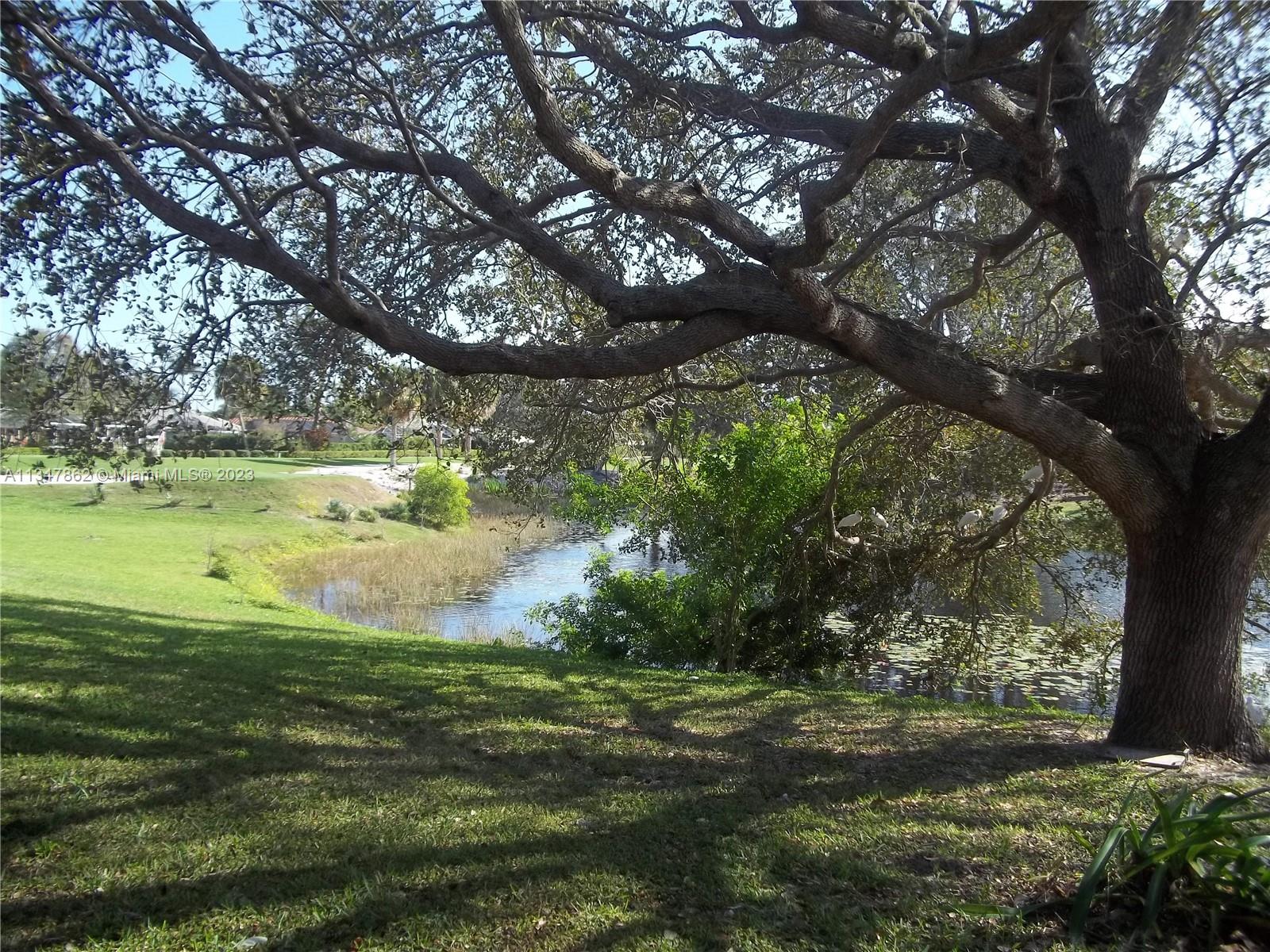 TEQUESTA COUNTRY CLUB - Residential