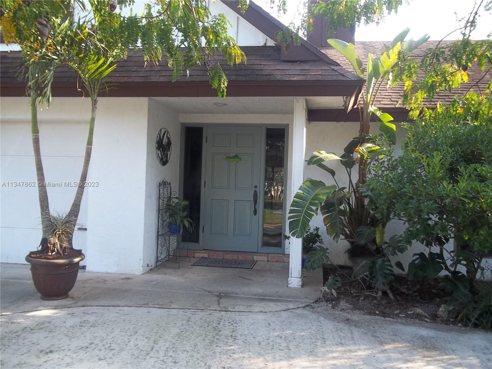 TEQUESTA COUNTRY CLUB - Residential
