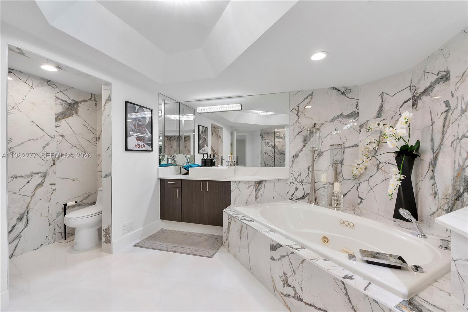 Williams Island - Residential