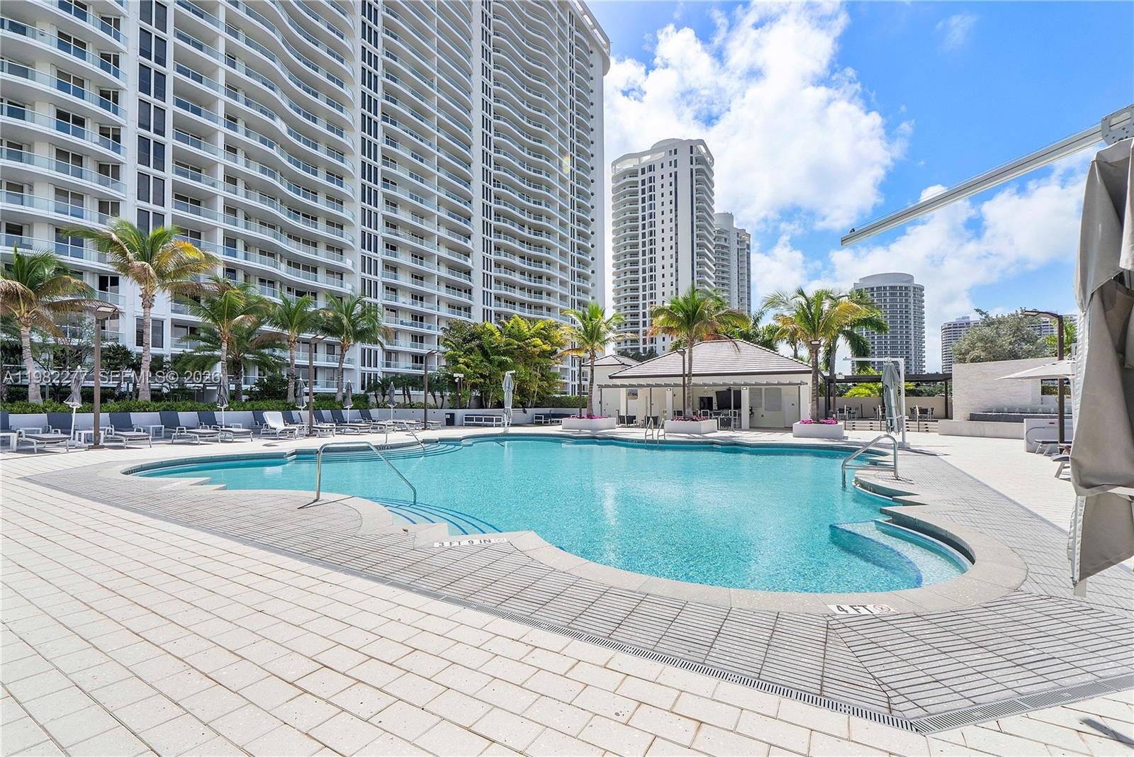 Williams Island - Residential