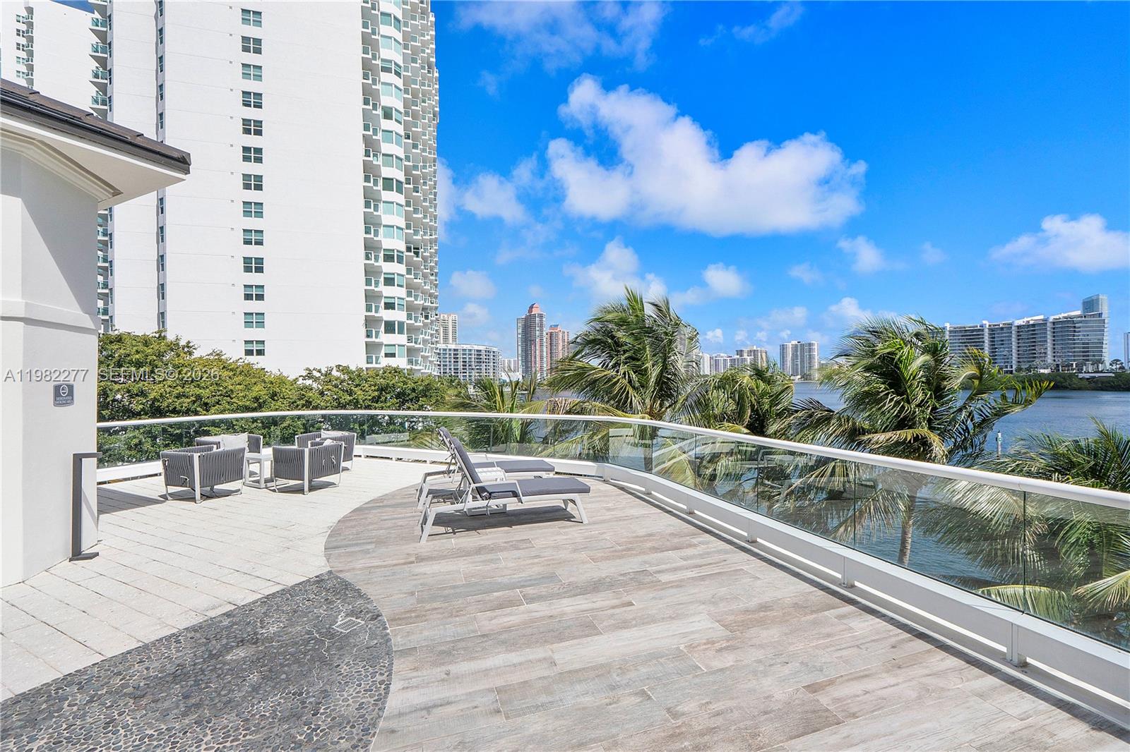 Williams Island - Residential