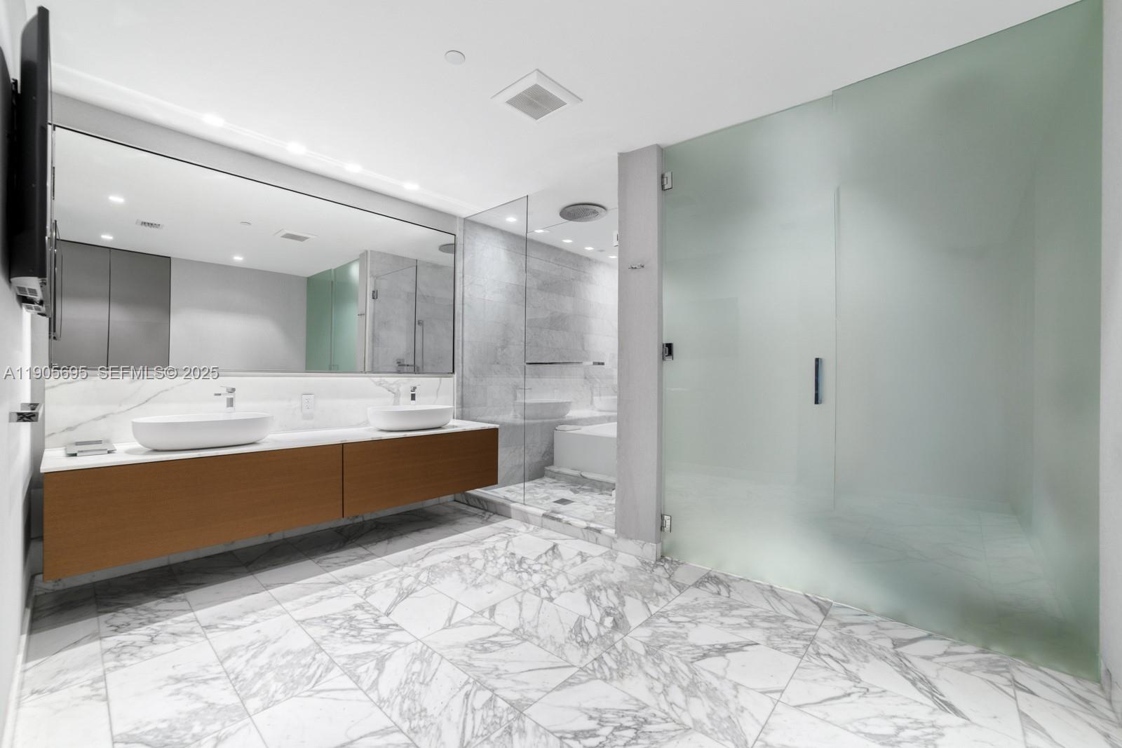OCEANA BAL HARBOUR CONDO - Residential