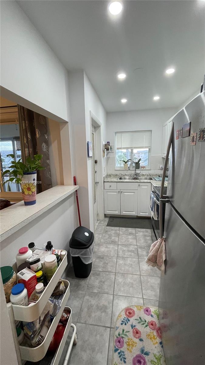 BEVERLY HILLS CONDO NUMBE - Residential