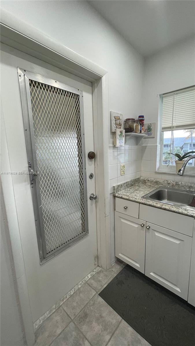 BEVERLY HILLS CONDO NUMBE - Residential