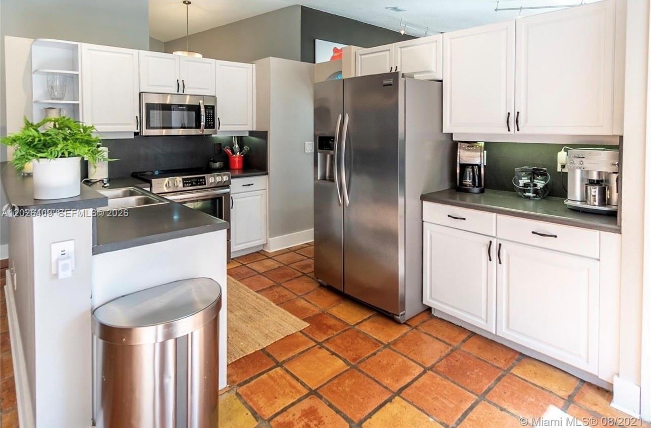 TWIN ACRES - Residential Lease