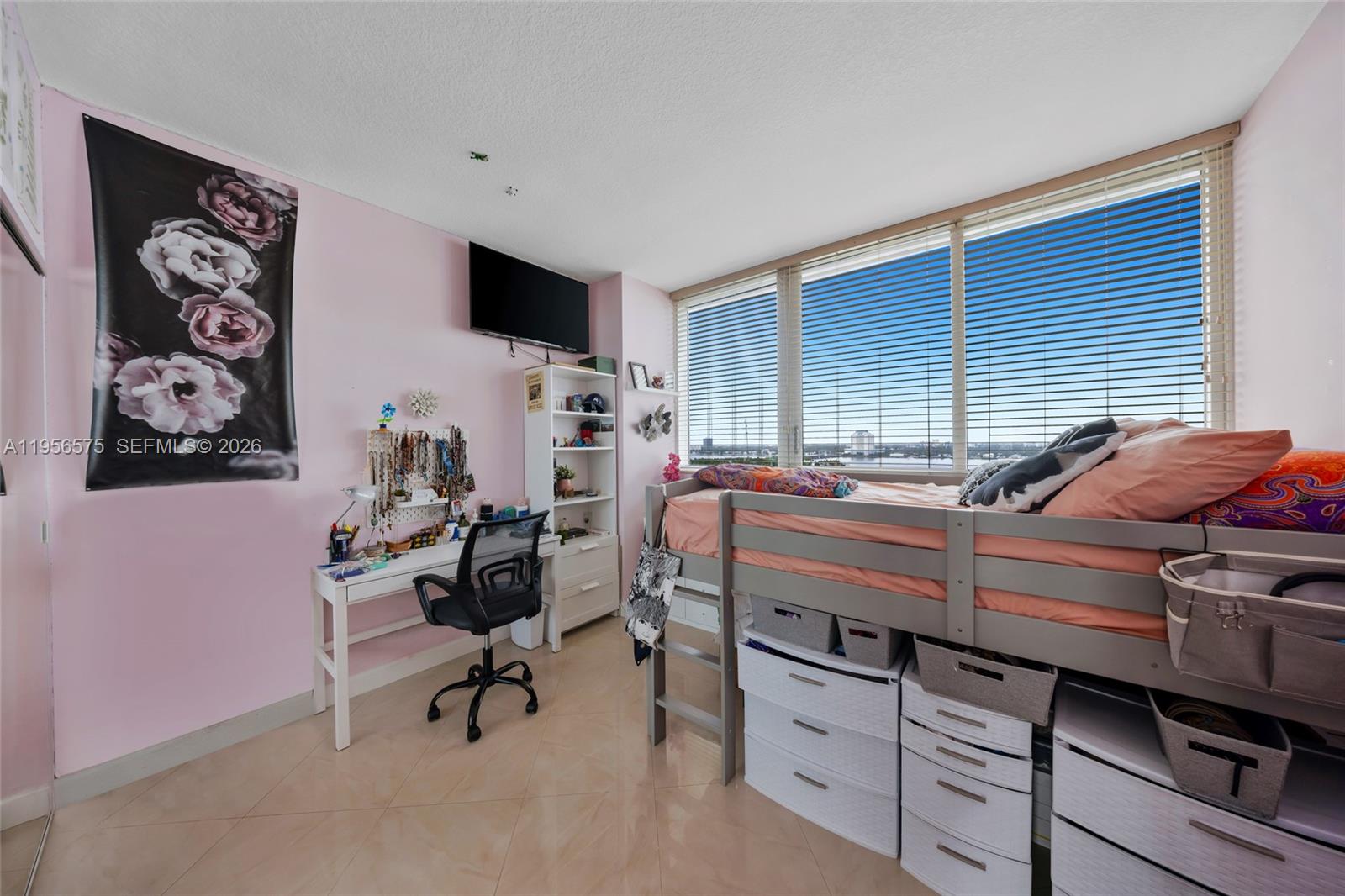 BLUE BAY TOWER CONDO - Residential