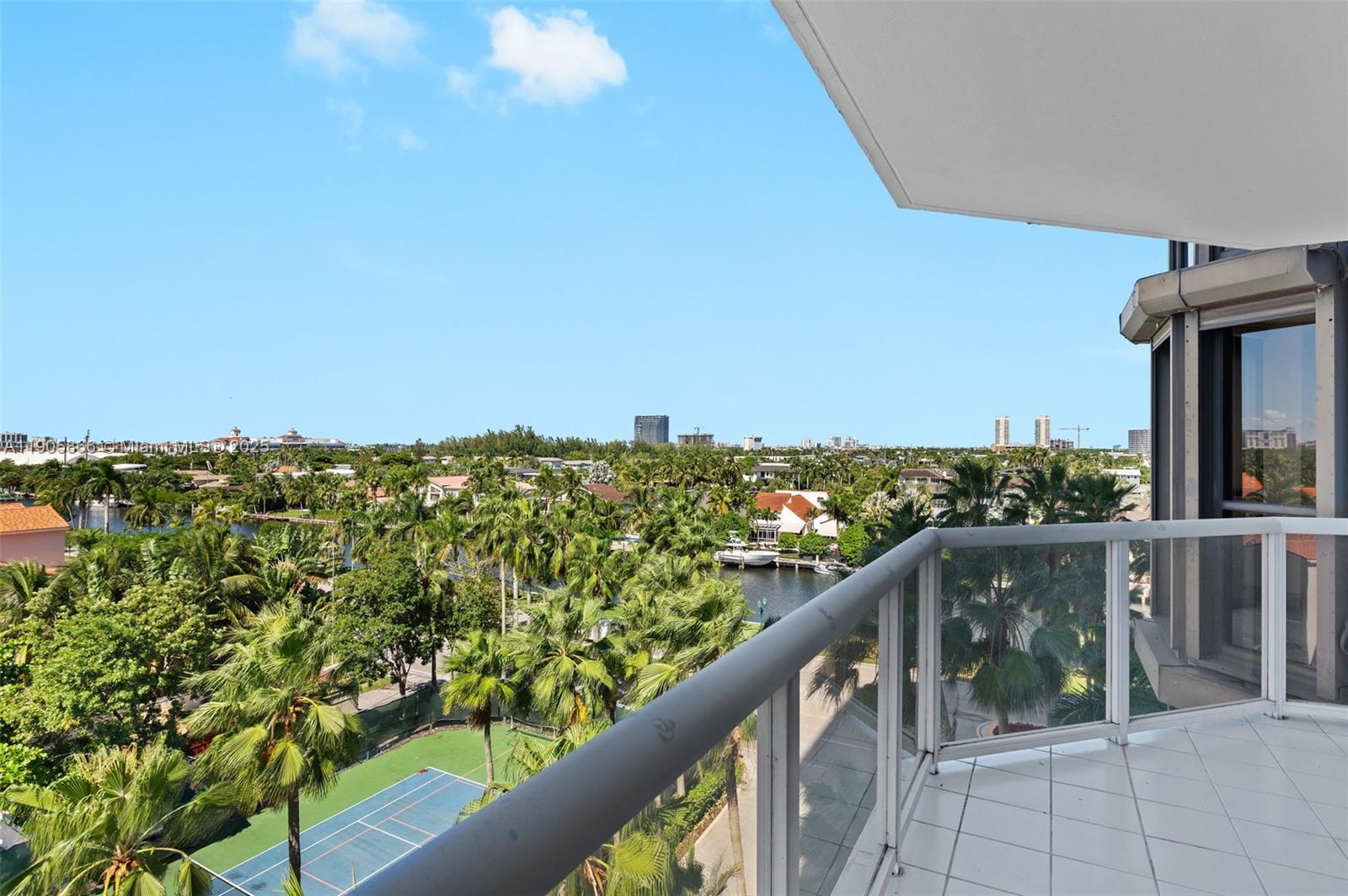 HARBOR TWS AT THE WATERWA - Residential